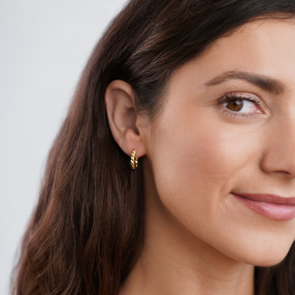 KRYSTAL | STYLISH TWIST EARRINGS